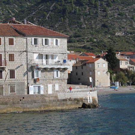 Apartments And Rooms By The Sea Komiza, Vis - 2431 Esterno foto