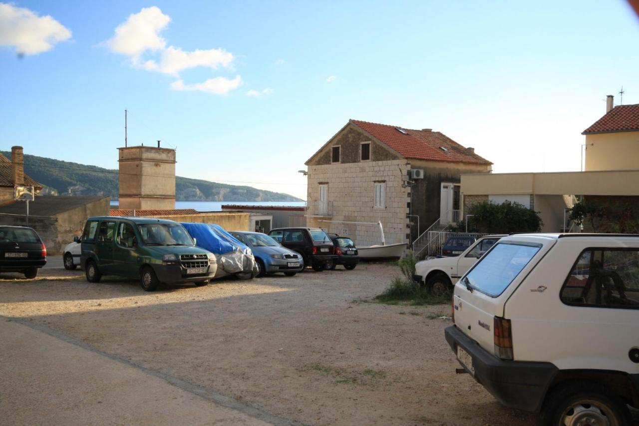 Apartments And Rooms By The Sea Komiza, Vis - 2431 Esterno foto