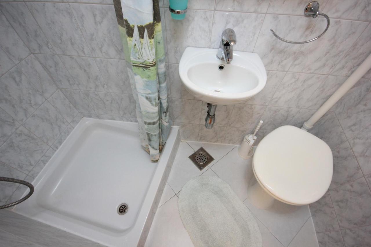 Apartments And Rooms By The Sea Komiza, Vis - 2431 Esterno foto