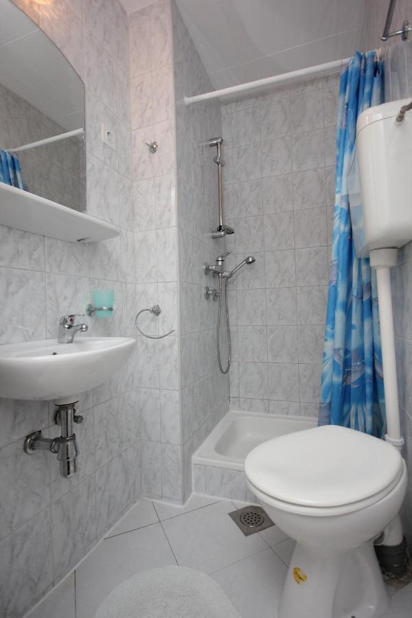 Apartments And Rooms By The Sea Komiza, Vis - 2431 Esterno foto