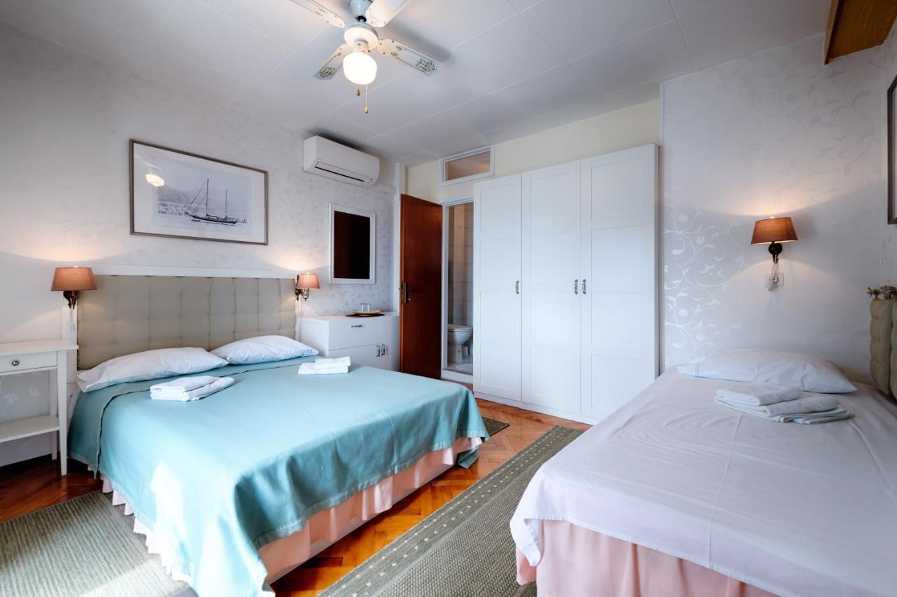 Apartments And Rooms By The Sea Komiza, Vis - 2431 Esterno foto